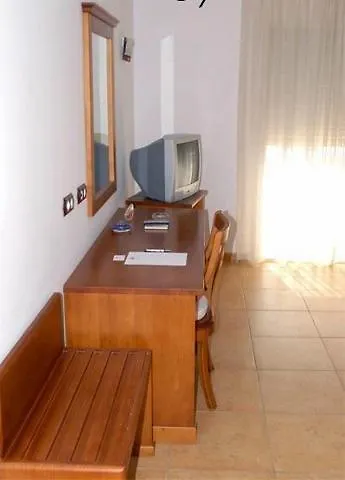 Hotel Donde Caparros Carboneras 2*,